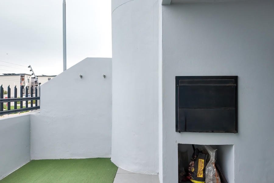 2 Bedroom Property for Sale in Burgundy Estate Western Cape